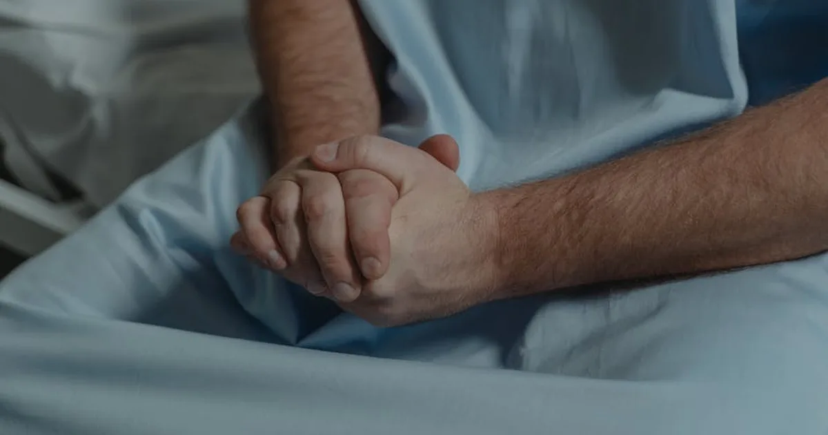 La preghiera per un malato: Un atto di carità che nutre la speranza cristiana