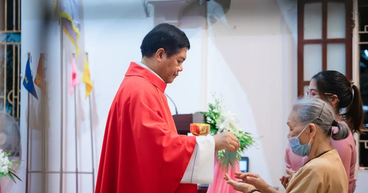 Transformação no Japão: ex-morador de rua celebra primeira Ceia em igreja itinerante