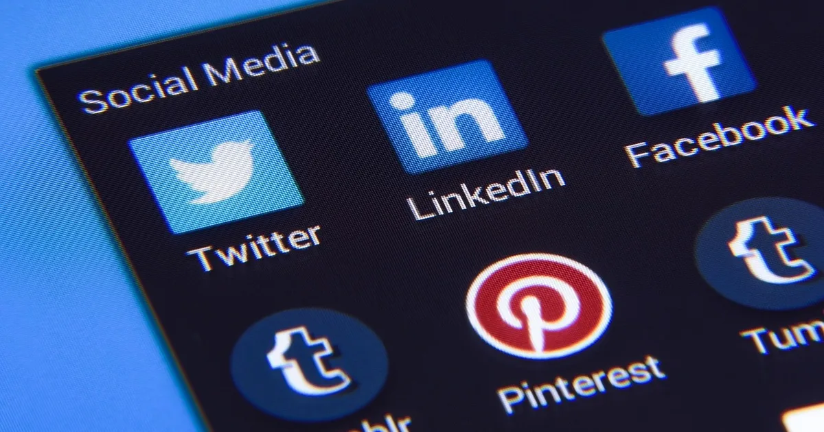 Pastores en Redes Sociales: Cómo Guiar con Sabiduría en el Mundo Digital