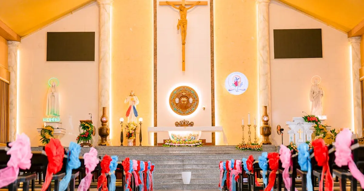 Pope Leo XIV Calls Believers to Become Beacons of Hope in Daily Life