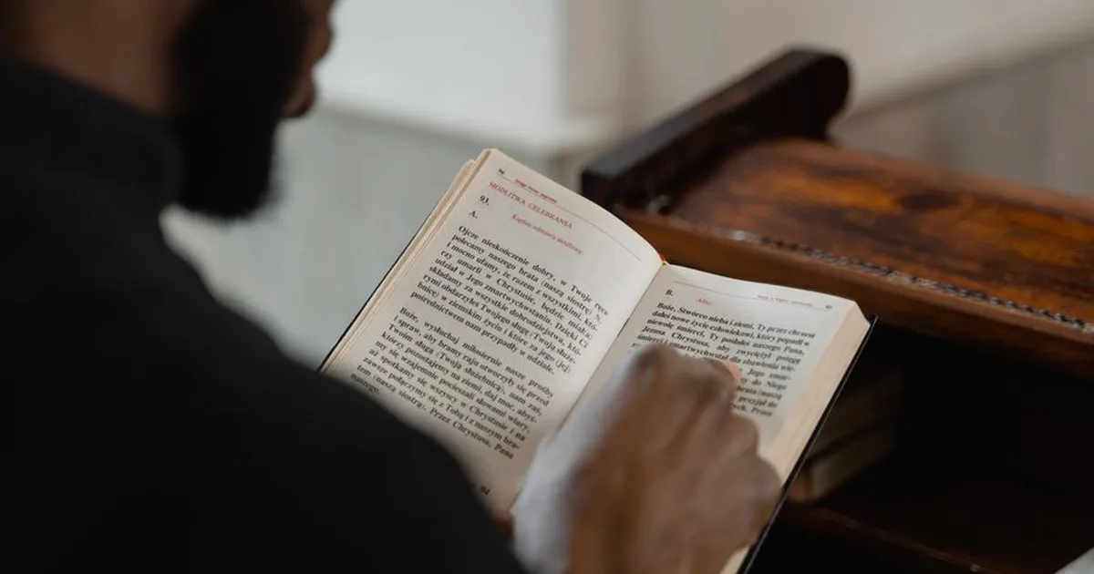 Evangelio del Día: Cómo Escuchar la Voz de Dios en tu Vida Diaria