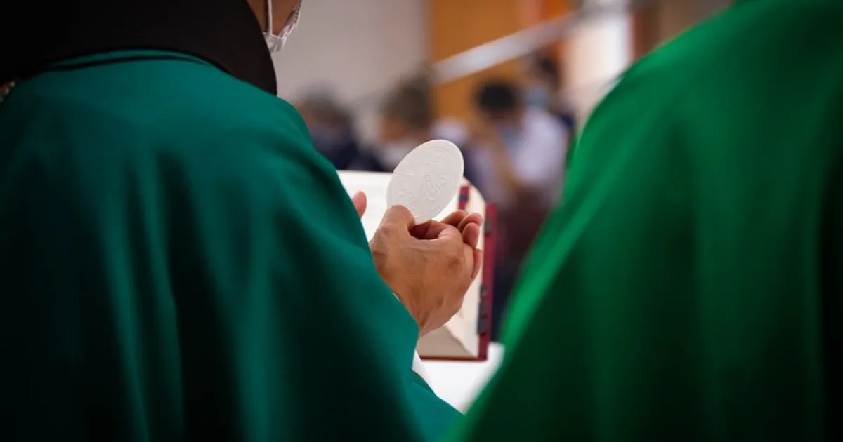 La Santa Messa di Oggi: Un Incontro Vivo con Cristo nella Parola e nell'Eucaristia