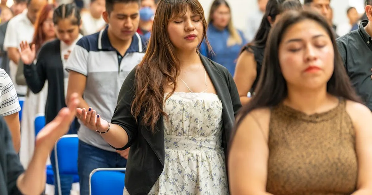 Como a Igreja Renova Seu Cuidado com os Jovens no Brasil Atual