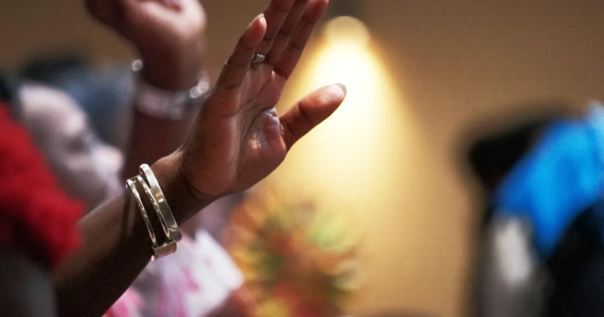 Entre promessas políticas e o Evangelho: discernimento para o cristão contemporâneo