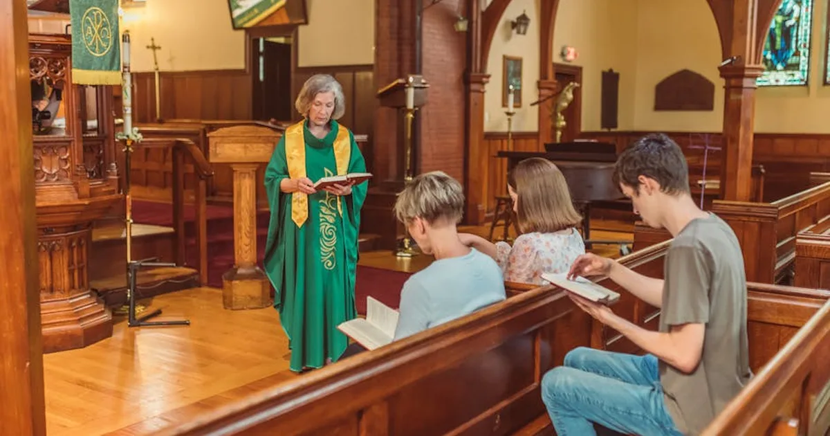 Jugendliche entdecken traditionelle Gottesdienstformen: Ein Zeichen lebendigen Glaubens