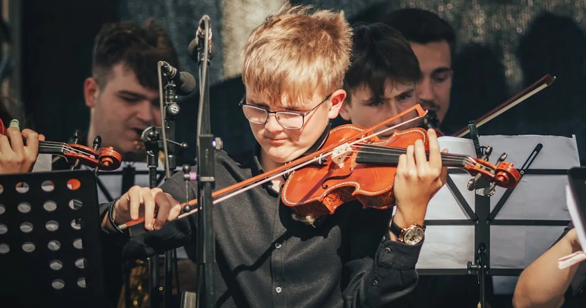 El Camino de un Joven Músico: Descubriendo la Fe en los Lugares Sagrados