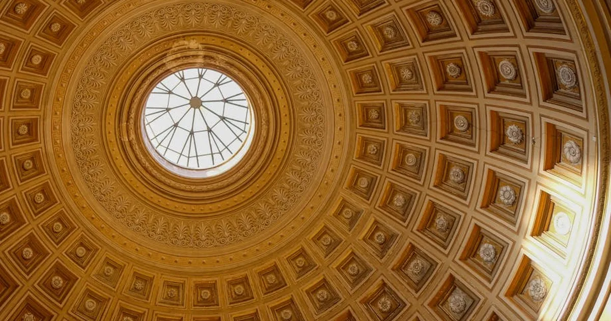 Cómo la Iglesia mantiene su misión espiritual ante los desafíos del mundo actual