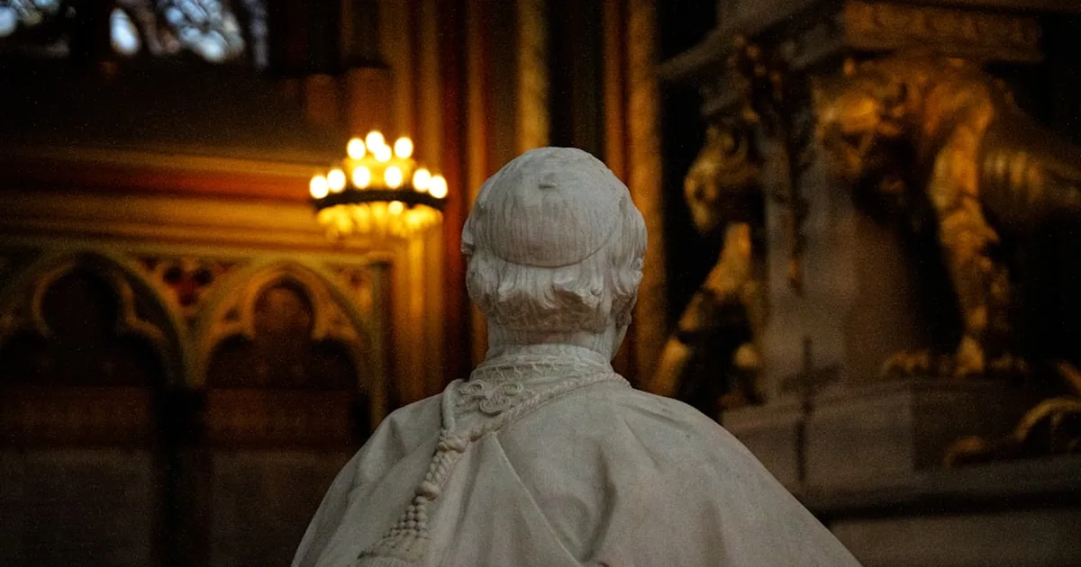 La unidad de la Iglesia ante desafíos políticos: reflexiones sobre el papel del Papa