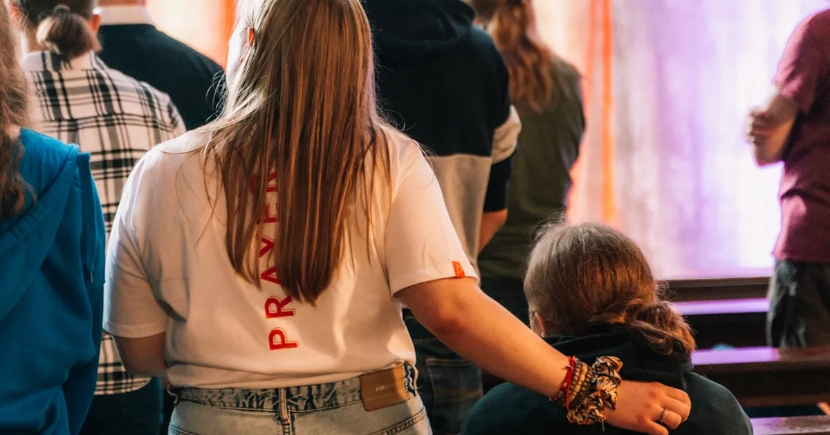 Cómo orar por la iglesia en general: una guía práctica