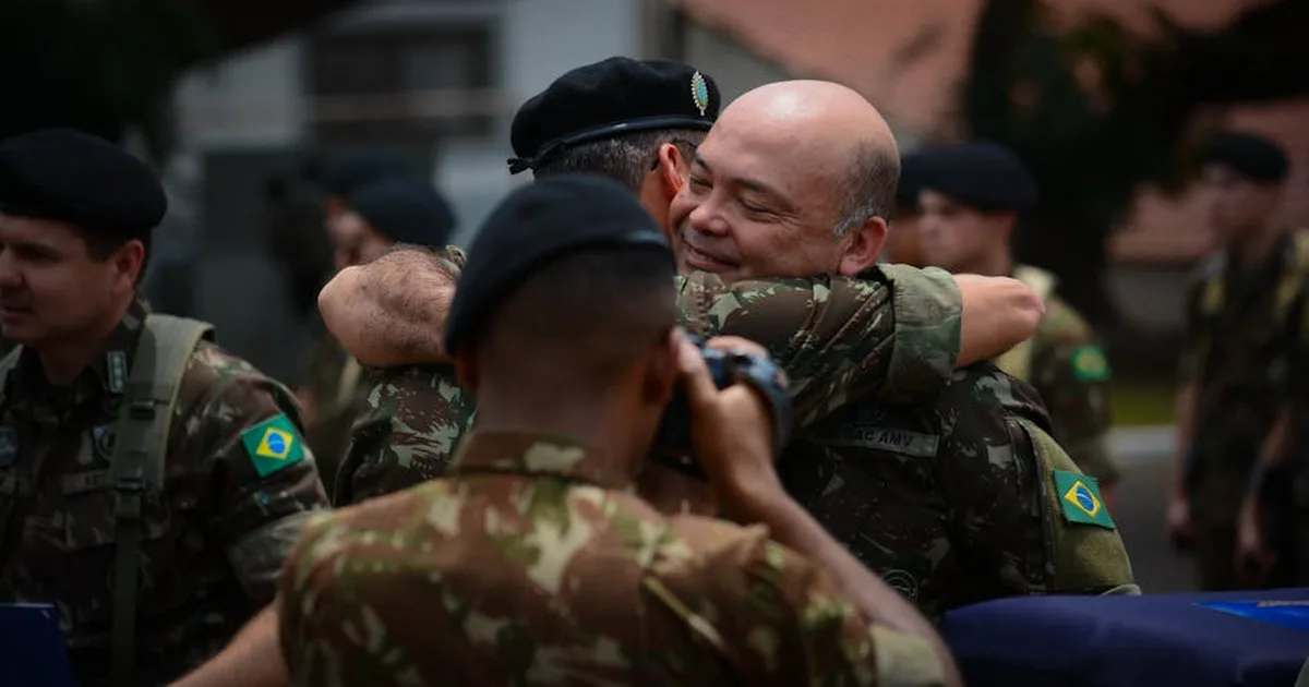 Fé em Uniforme: Como Deus Fortalece os Militares Brasileiros e Suas Famílias