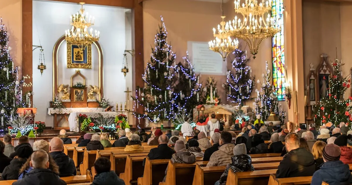 Polonia consagra su nación a Cristo Rey: Un acto de fe que trasciende lo político