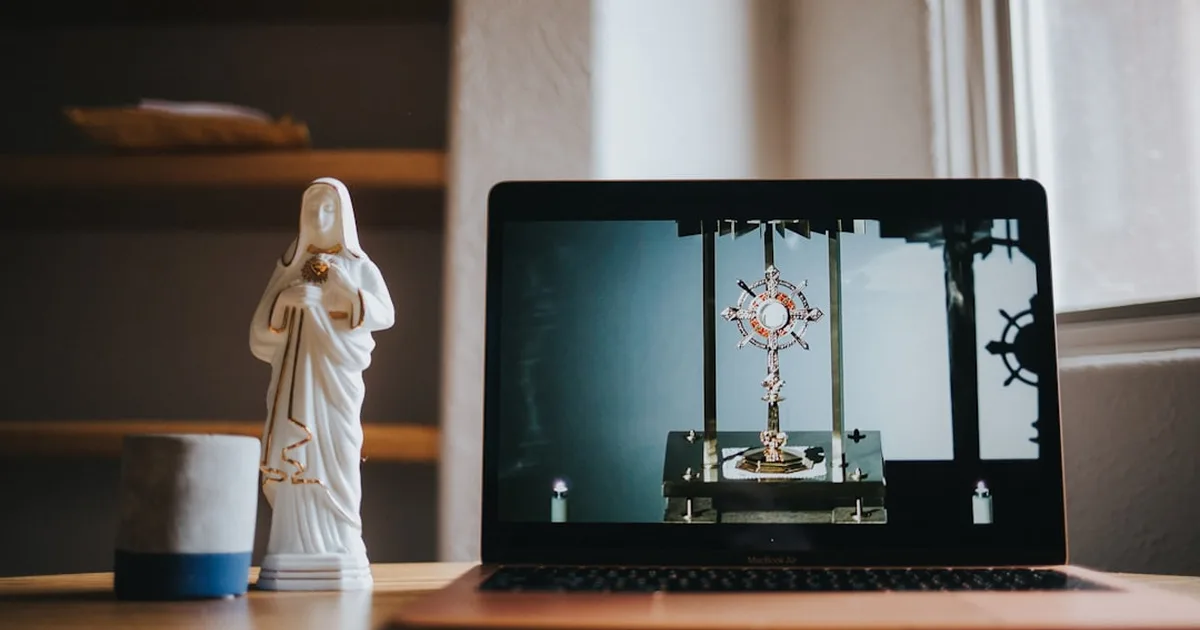 Imágenes digitales y realidad espiritual: Una mirada cristiana en la era de las pantallas