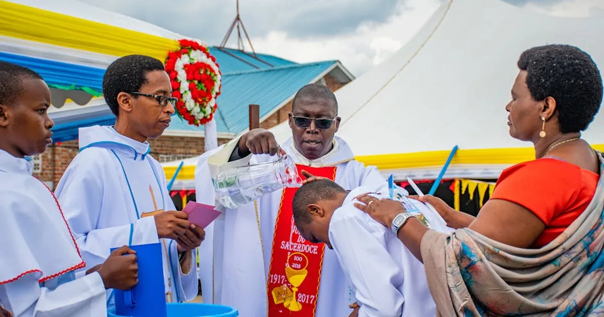 León XIV en Angola: La alegría cristiana que transforma sociedades