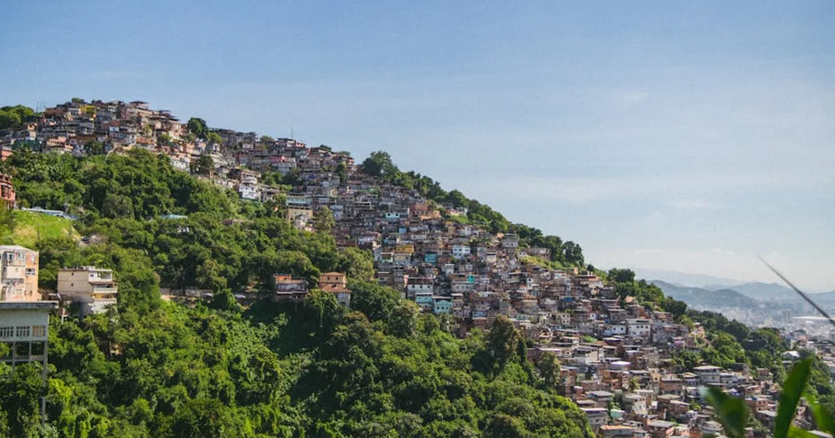 Luz en las calles: Jóvenes cristianos llevan esperanza al corazón de las favelas