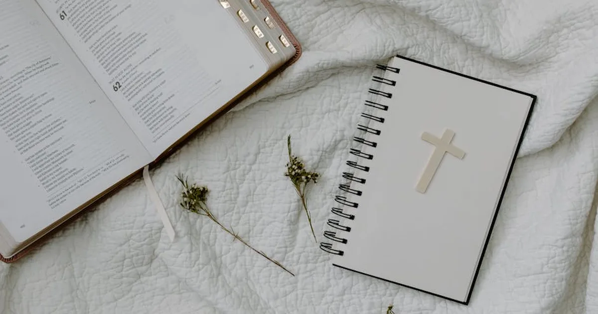 Finding God's Love in Everyday Moments: A Devotional Journey