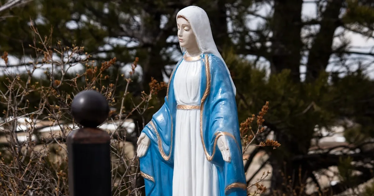 L'Ave Maria: Storia, Significato e Devozione