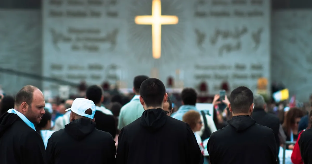 O Amor que Renova: Vivendo o Novo Mandamento na Comunidade Cristã