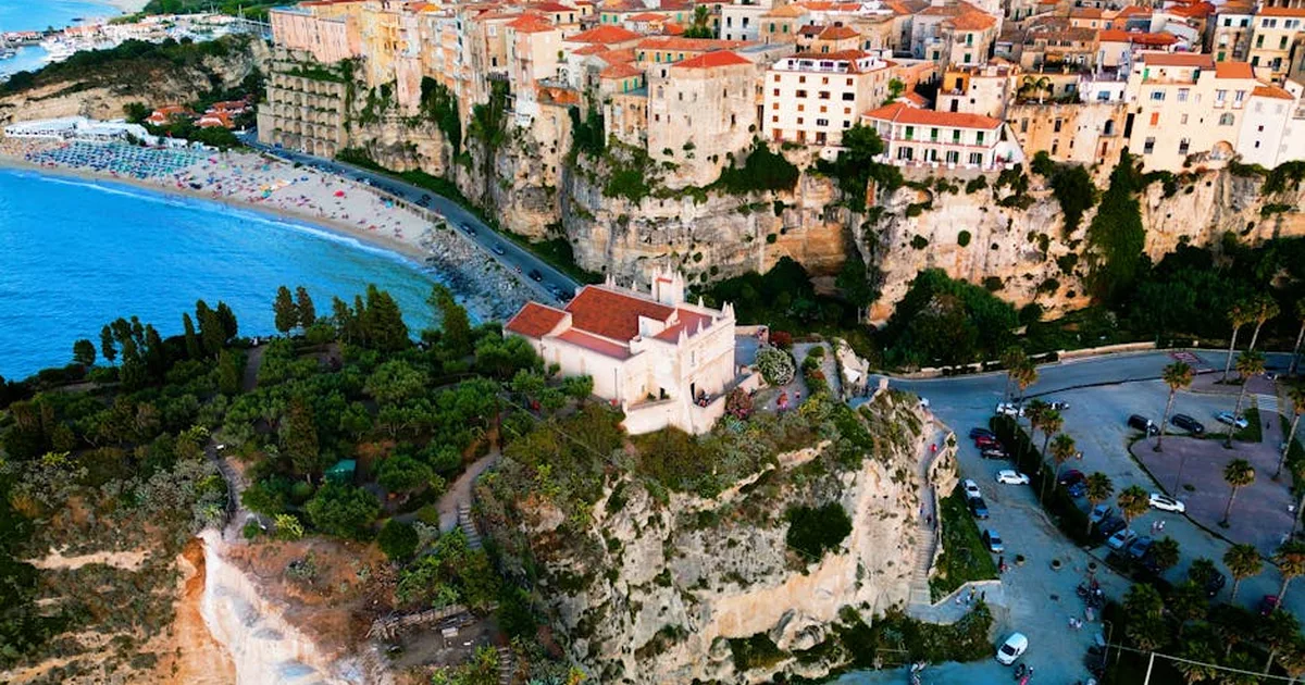 Calabria's Investment in Youth: Supporting Education and Building Futures in Their Homeland