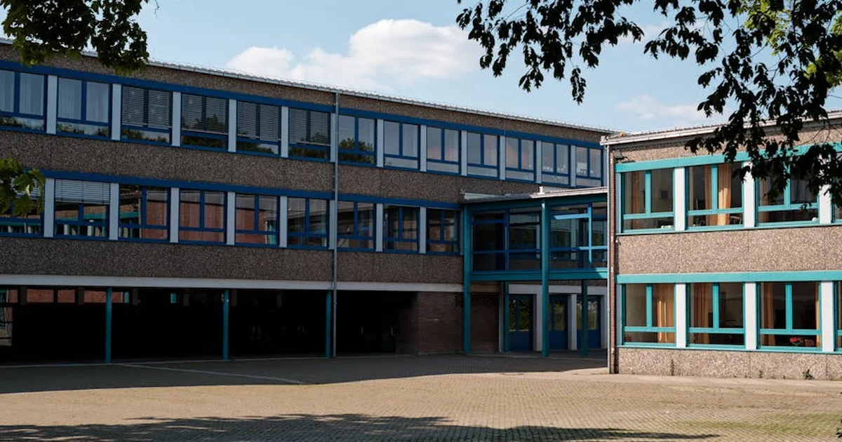 Violencia escolar en Turín: Un llamado a la compasión y protección de los niños