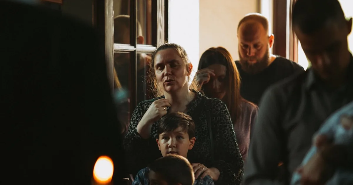 Elevar a tus hijos en oración: Un camino de fe para tu hogar