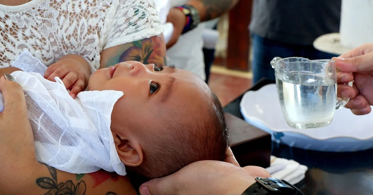 Apoyar la maternidad: un llamado cristiano a priorizar la familia