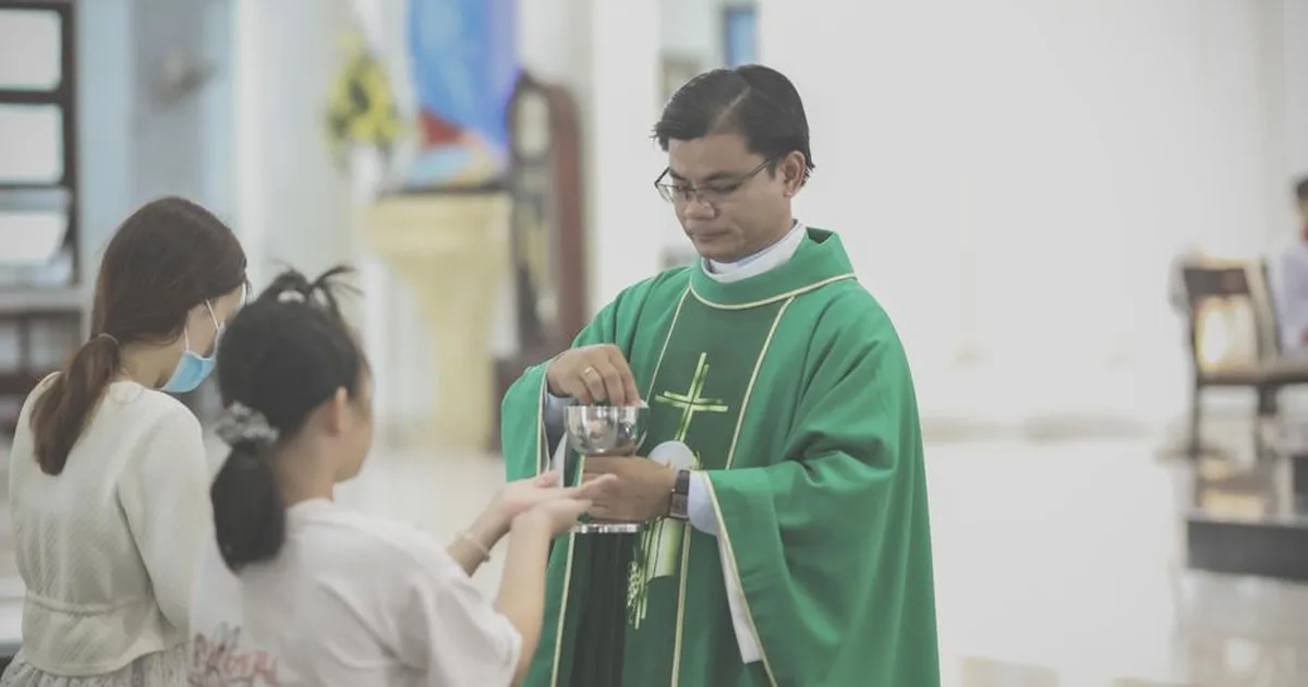 Preparing for First Communion: A Family Guide to the Sacrament