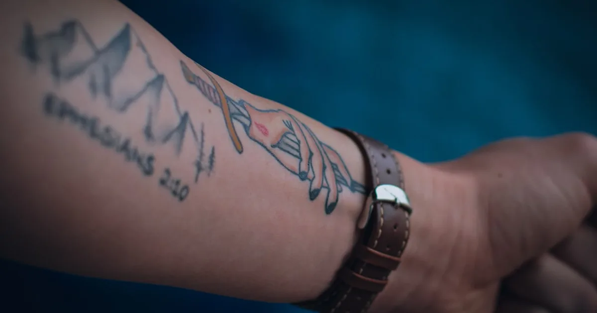 Marcas na pele: O que a fé cristã pensa sobre tatuagens?
