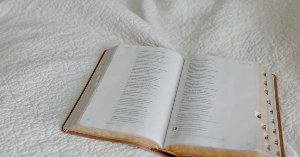 Salmo para dormir: Encuentra paz y descanso en los brazos de Dios