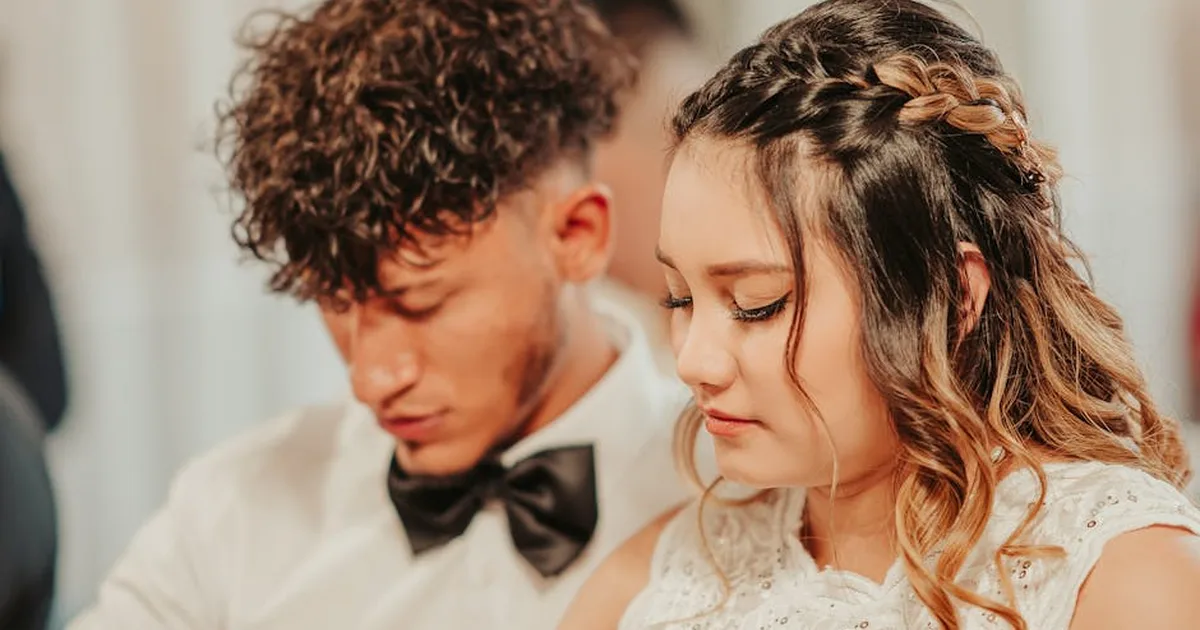 Como orar pelo seu marido: Um guia prático para esposas