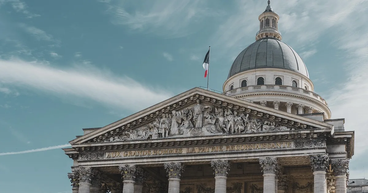 Igreja virou balada? O caso do show eletrônico sobre o altar na França