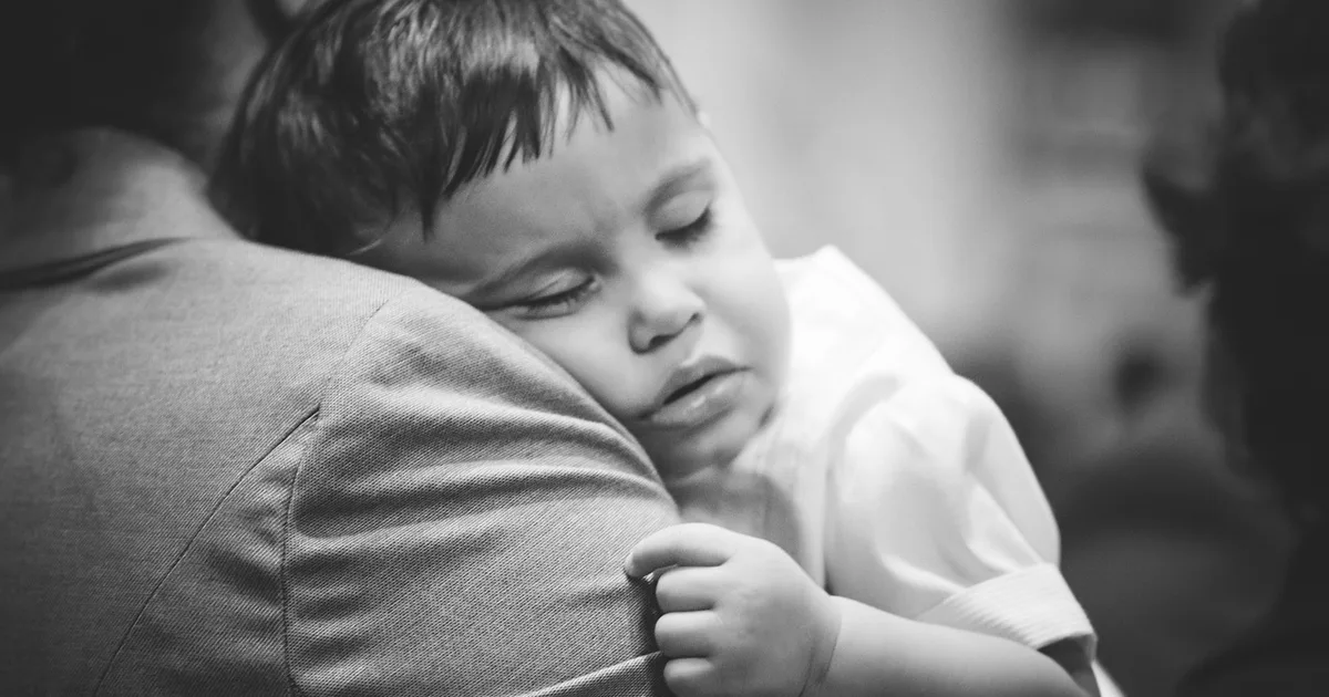 Orando pelos filhos: Um guia acolhedor para pais cristãos
