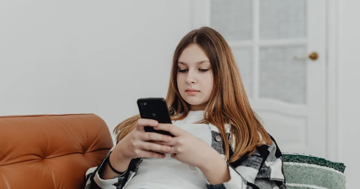 Cómo acompañar a los adolescentes en la era digital: guía pastoral para padres y mentores