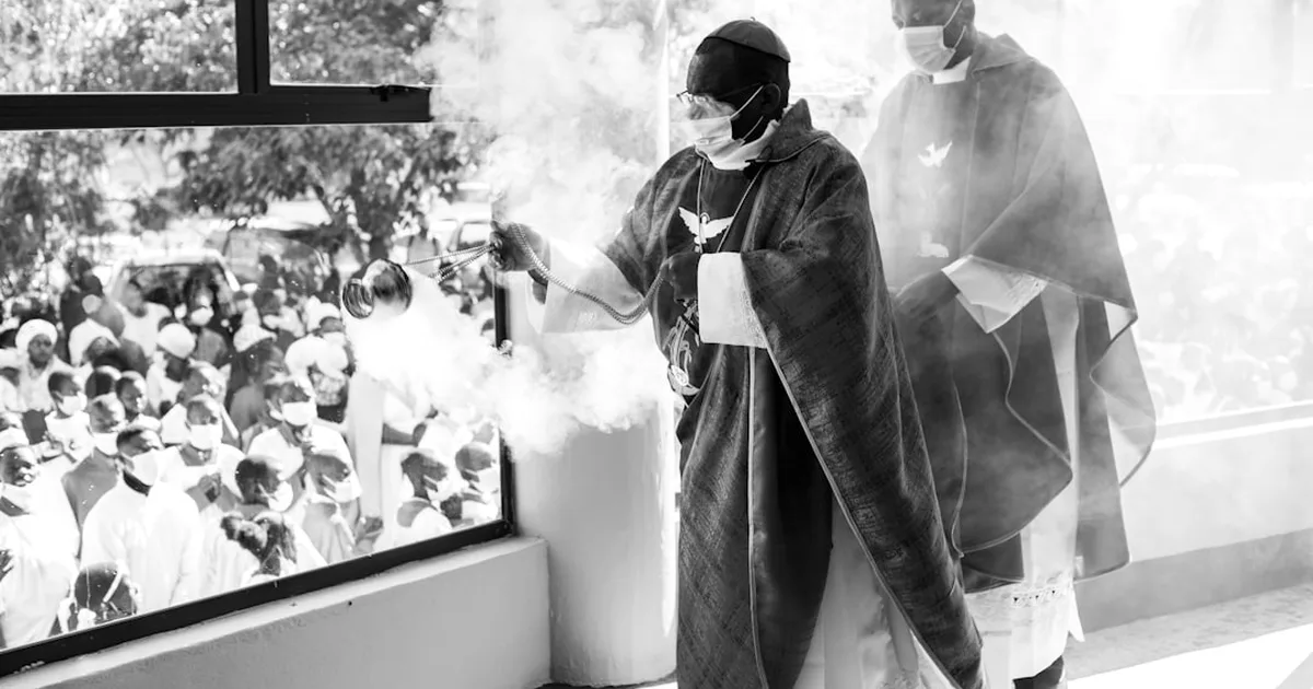El Papa León XIV enfoca su misión africana en la unidad cristiana ante distracciones políticas