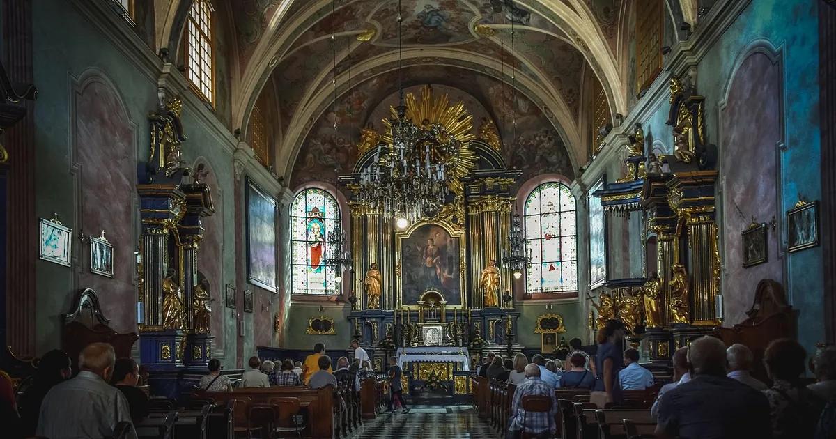 Le Pape Léon XIV en Angola : un appel à la foi authentique face aux dérives superstitieuses