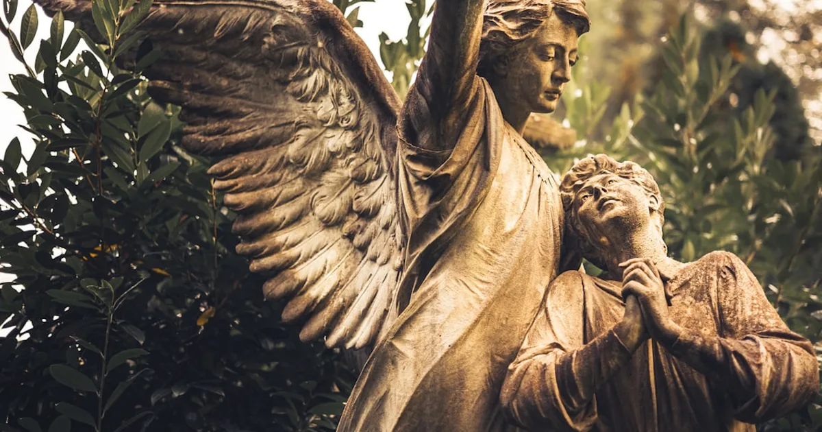 Oración de San Miguel Arcángel: Protección y Fortaleza Espiritual