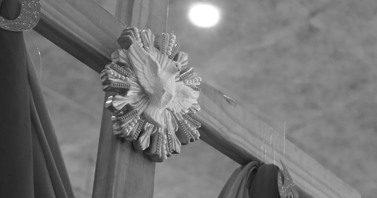 La cruz en la obra: fe, gratitud y el verdadero Día del Albañil