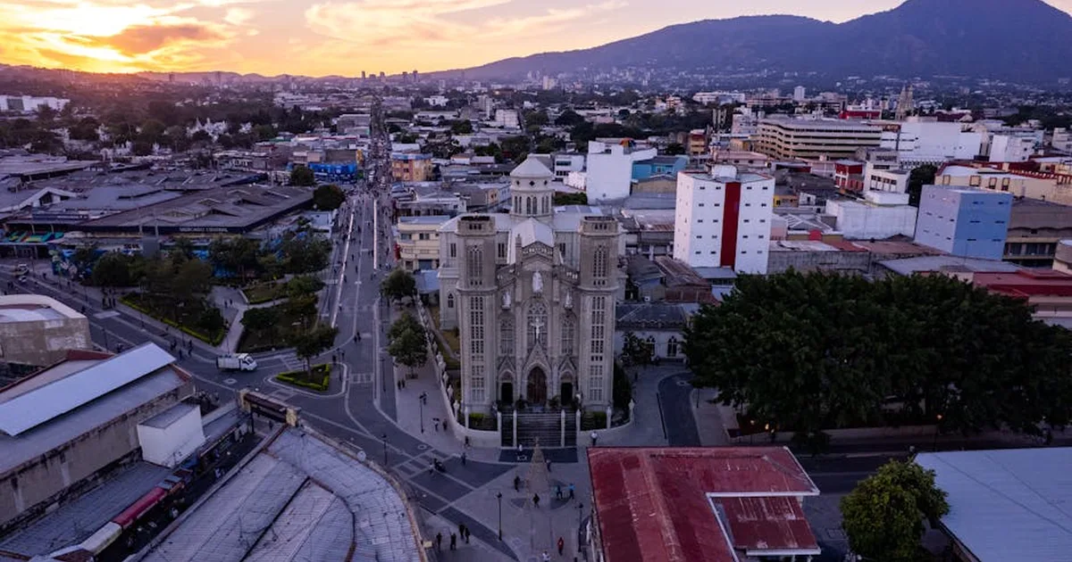 Worship Behind Bars: Miel San Marcos Brings Hope to 4,000 Inmates in El Salvador