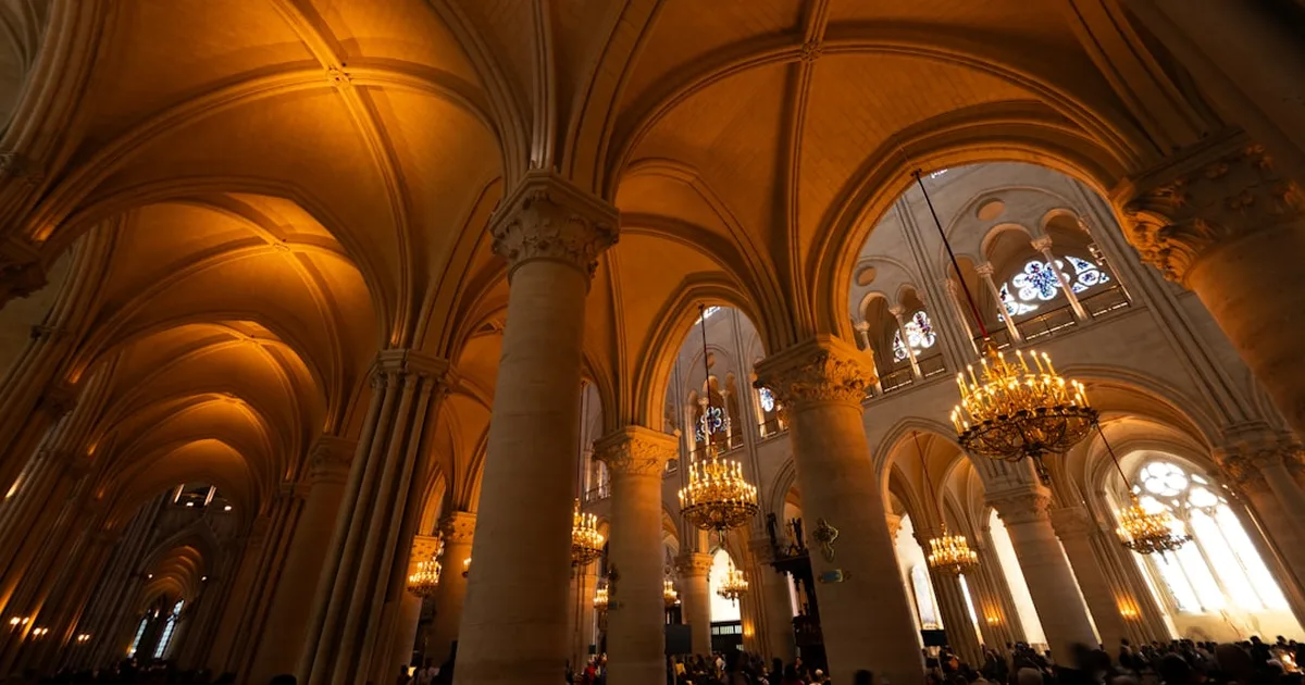 Columnas de la Basílica de Guadalupe: pilares de fe y símbolos apostólicos