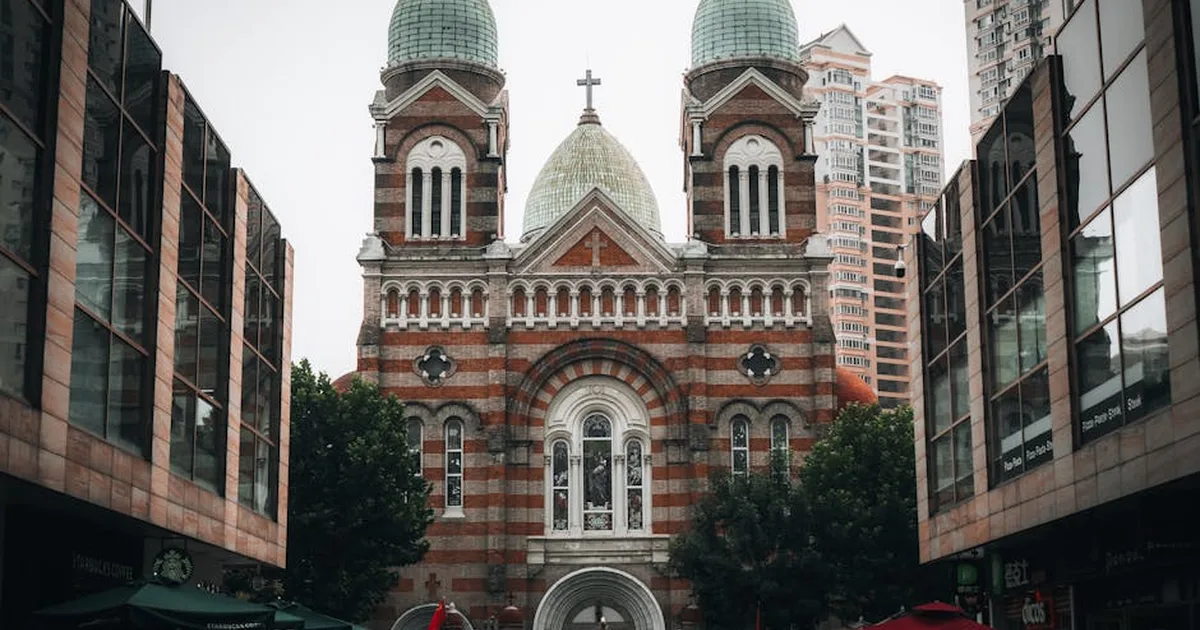 Faith and Flowers: How Chinese Catholics Honor Mary in May