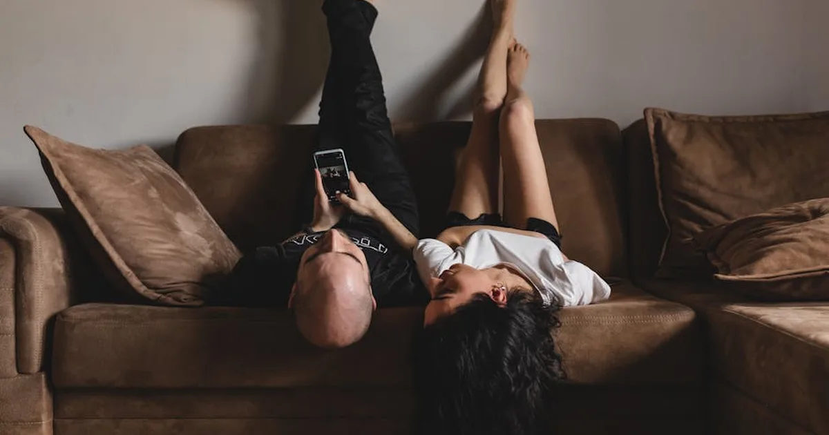 Digital Dating and Christian Relationships: Navigating Love in a Connected World