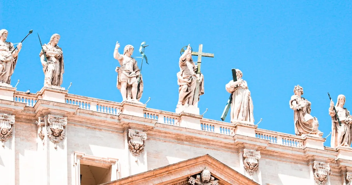 Hoy Celebramos a un Santo: La Santidad al Alcance de Tu Día a Día