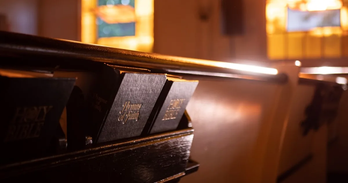La Palabra de Hoy: Cómo el Evangelio Romano Guía Tus Pasos