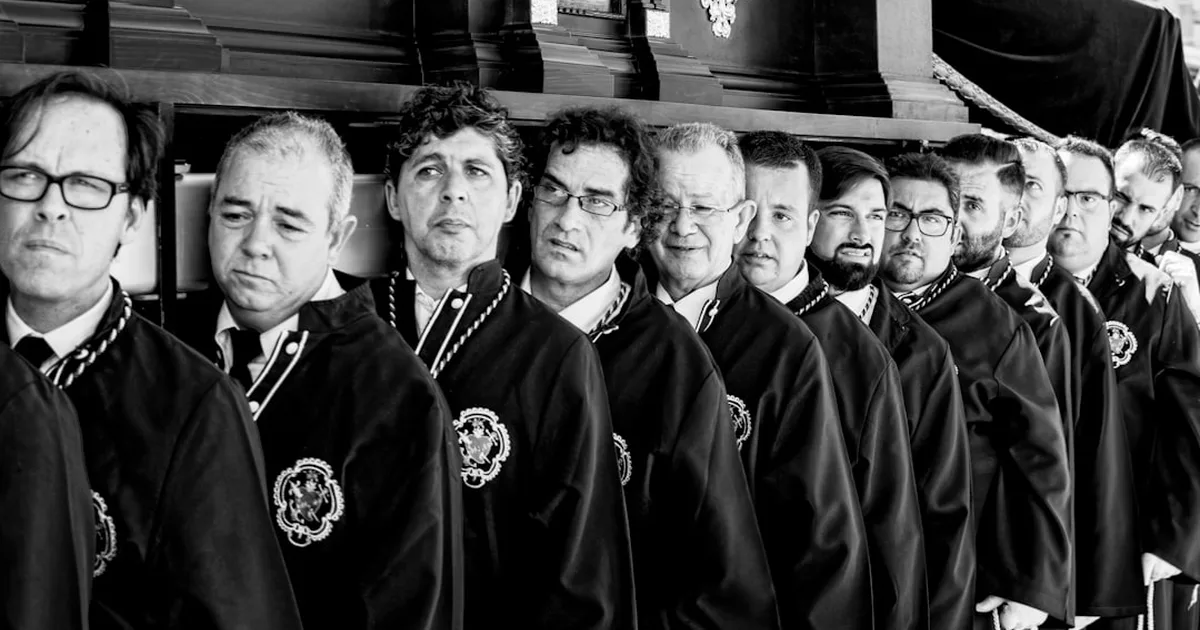 Dezessete Homens que Disseram Sim: Uma Nova Safra de Sacerdotes para o Rebanho
