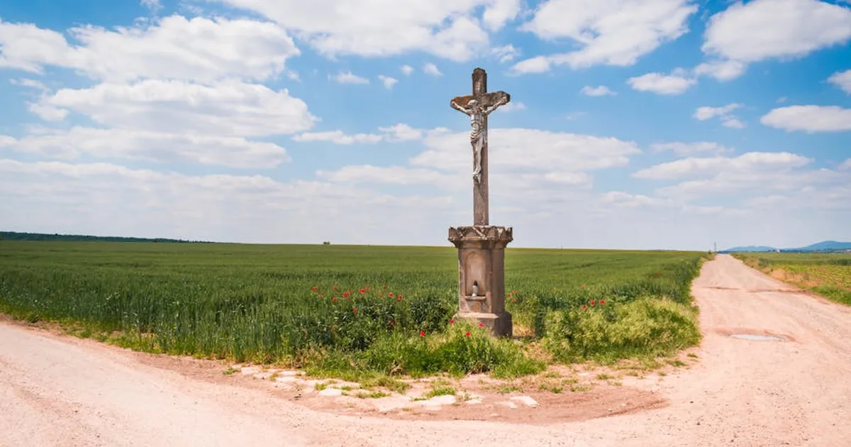 Encontrando Deus no caminhar: O que a peregrinação contemporânea revela sobre nossa fé