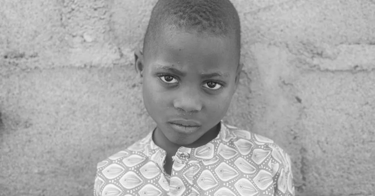Coragem Infantil: A Fé Inabalável de Androwas na Nigéria