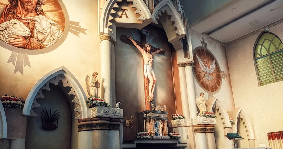 León XIV ordena sacerdotes: un llamado a ser puertas abiertas que conducen a Jesús