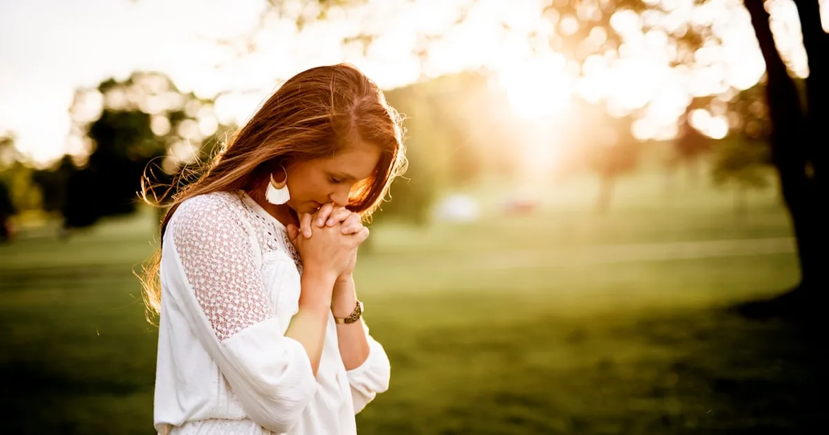 Pregare per gli Infermi: Un Gestio di Fede che Porta Consolazione Cristiana
