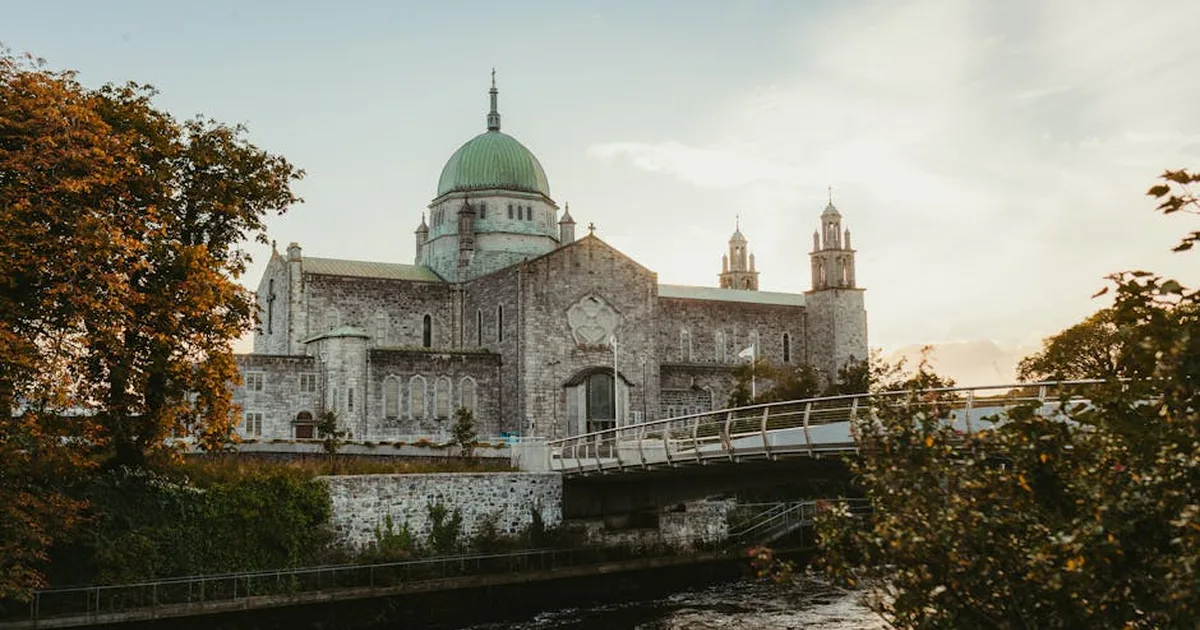 Peregrinaje al Santuario de Knock: El Silencio que Habla al Corazón