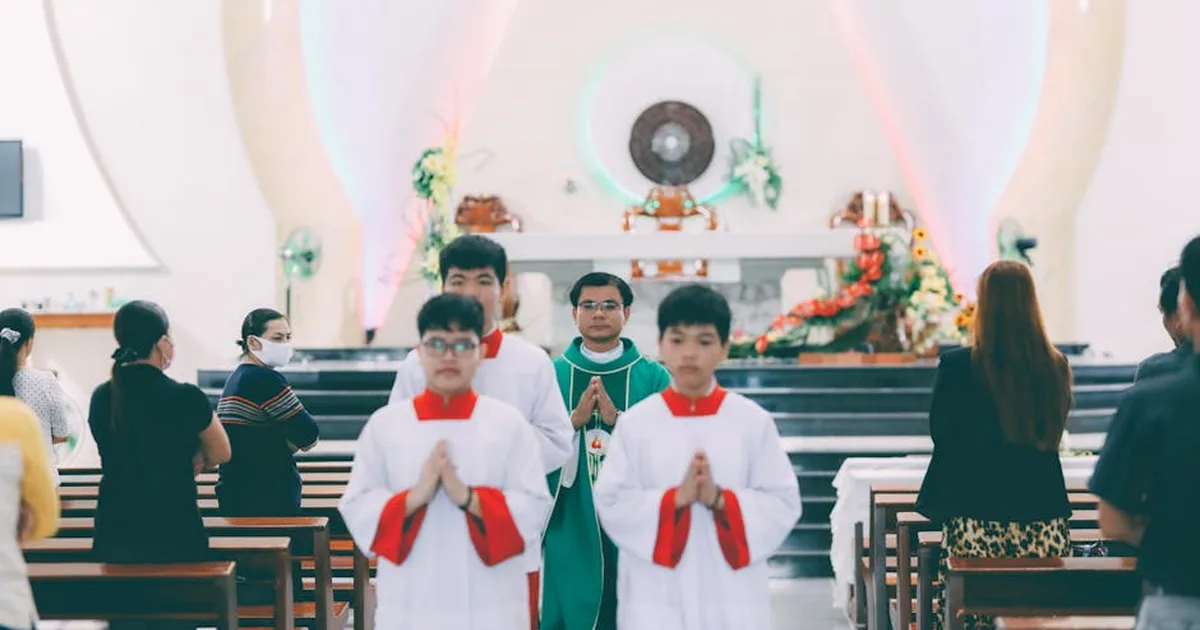 China prende seis cristãos por ensinar Bíblia a crianças em escola dominical