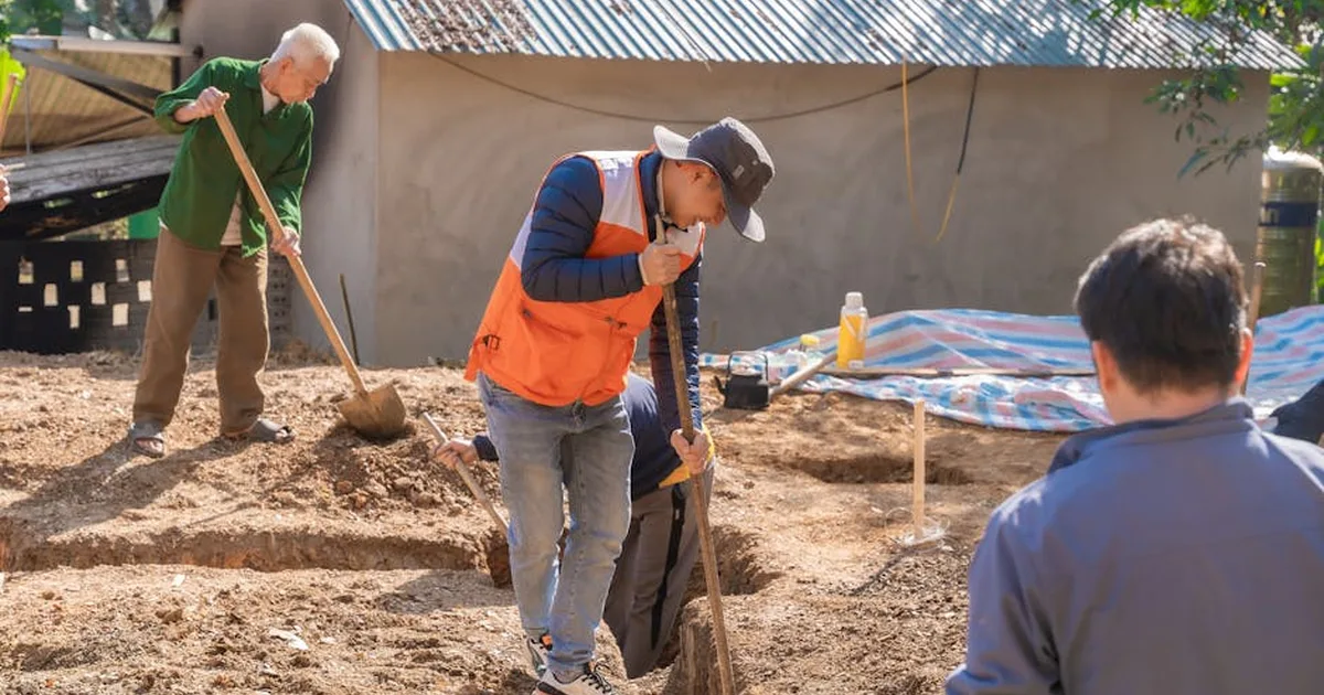 Fé que Constrúi: Como o Compromisso Comunitário Gera Espaços Sagrados para Crescimento